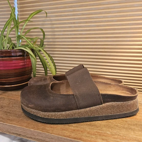 White Mountain Brown Bassi Leather Clogs - Picture 3 of 8